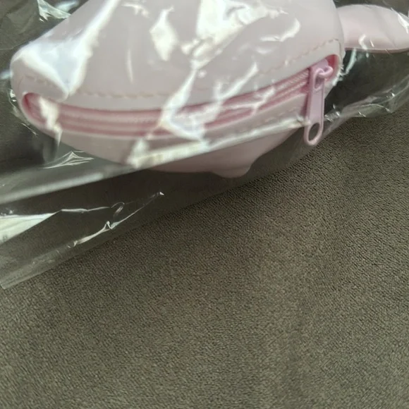 Tokyo Disney Minnie Mouse Ghost hanging coin purse NWT - Picture 3 of 3